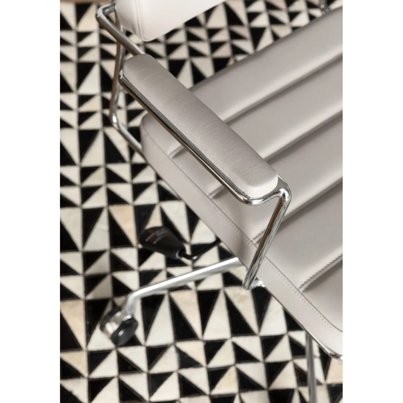 KARE Design Chaise De Bureau Pivotante Dottore Gris