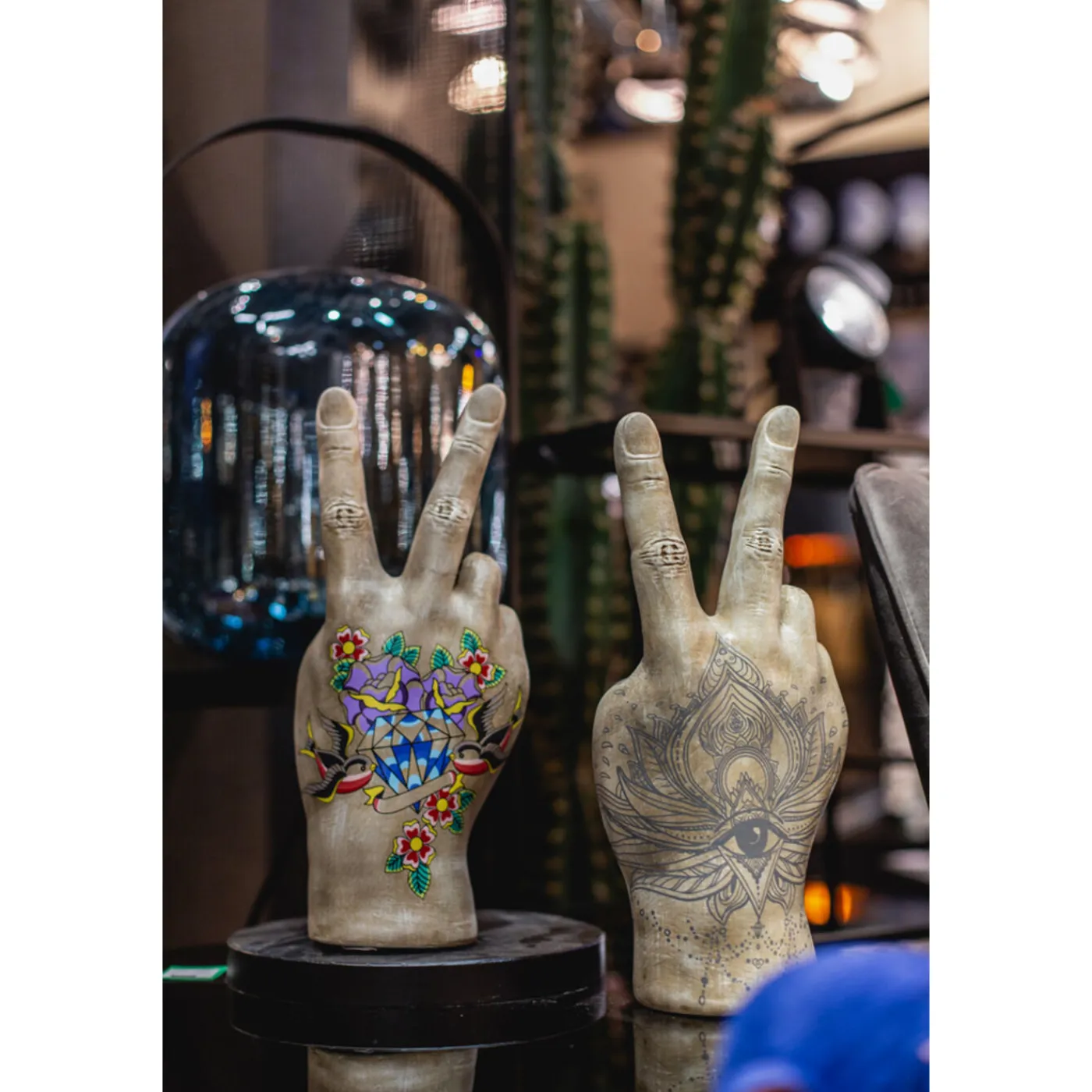 KARE Design Main Décorative Victory Tattoo Eye 36Cm